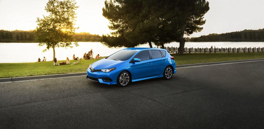  Toyota Corolla iM 2016 года  (NA) (фото 5 из 30)